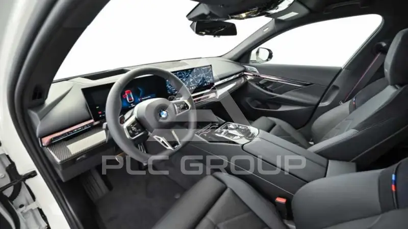 2025 BMW 523