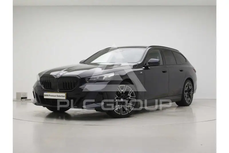2025 BMW 523