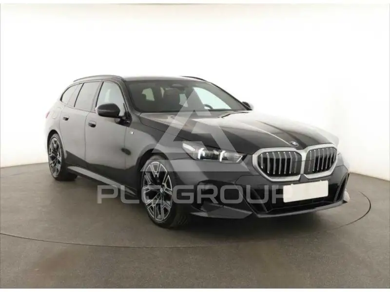 2025 BMW 523
