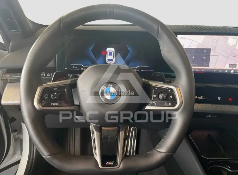 2025 BMW 523