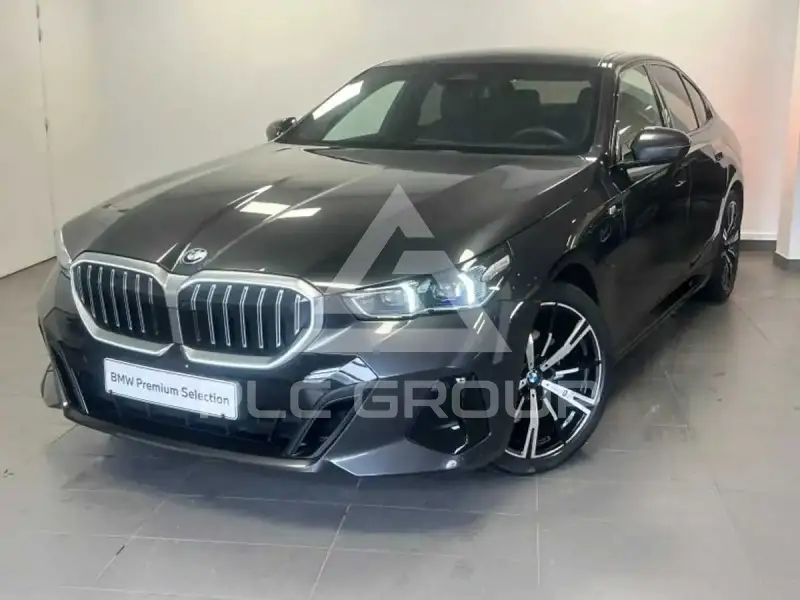 2025 BMW 523