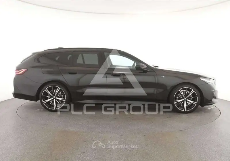 2025 BMW 523