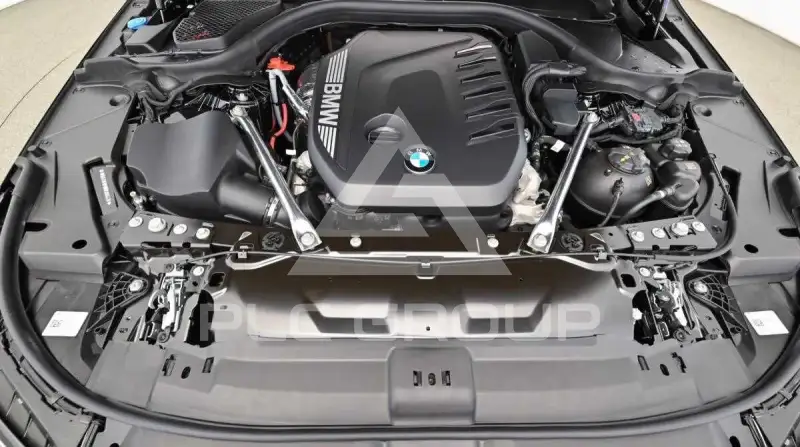2025 BMW 523