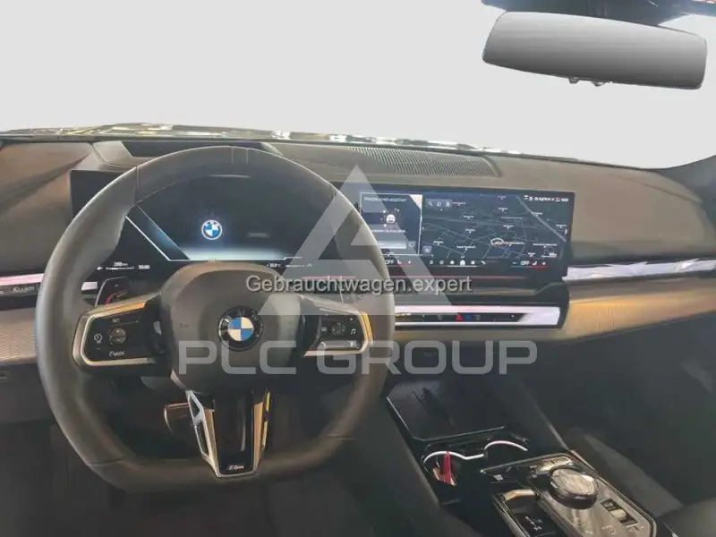 2025 BMW 523