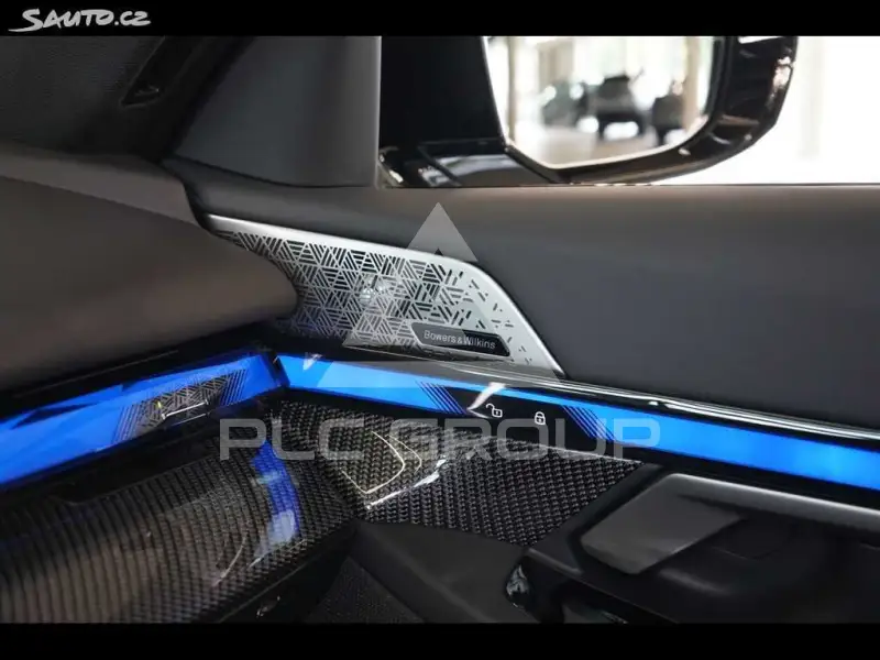2025 BMW 523
