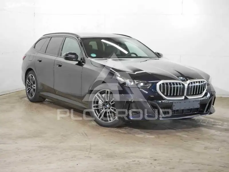 2025 BMW 523