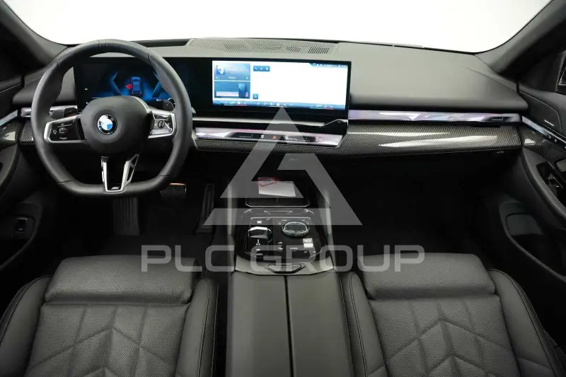 2025 BMW 523