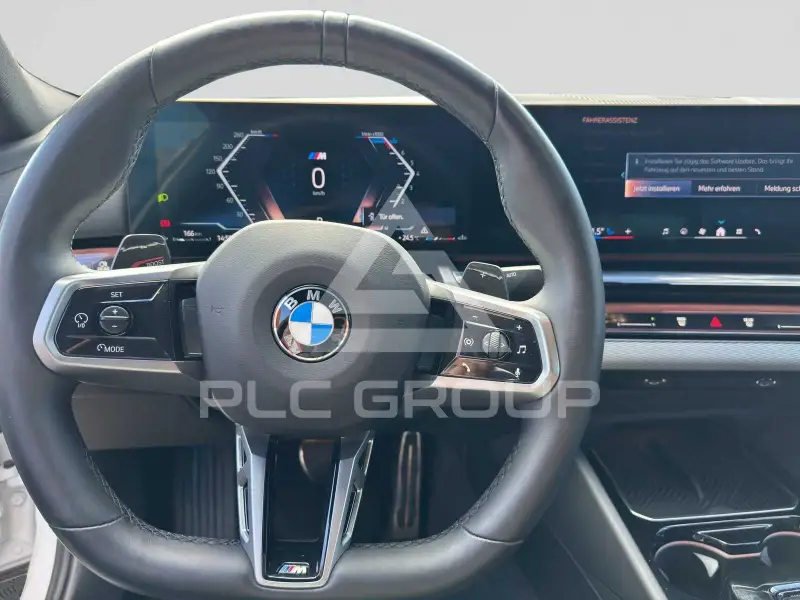 2025 BMW 523
