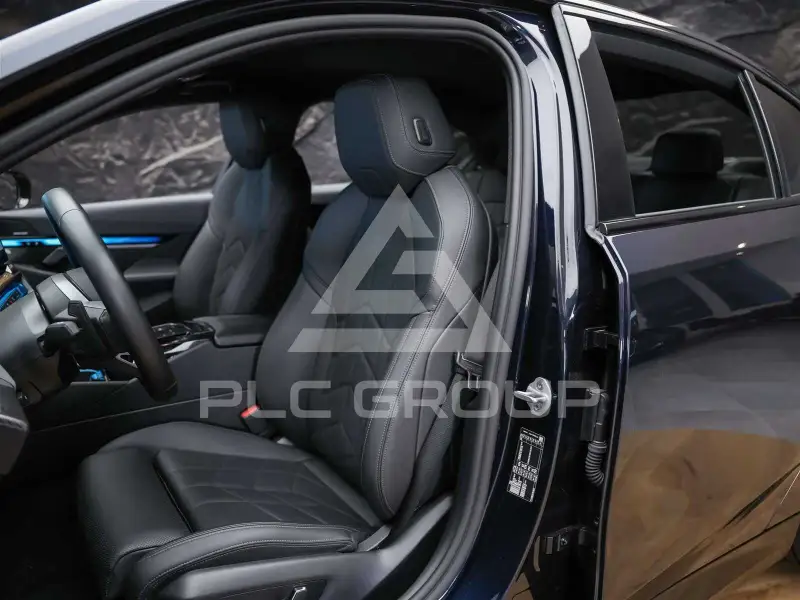 2025 BMW 523