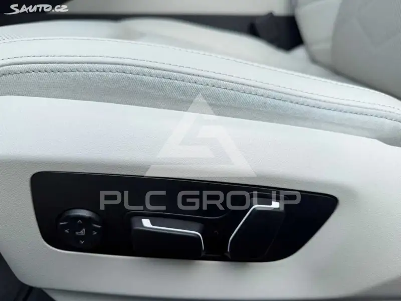 2025 BMW 523
