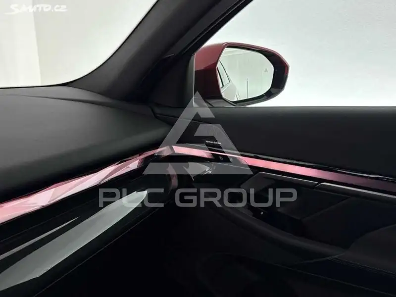 2025 BMW 523