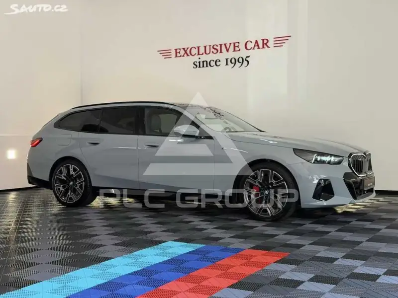 2025 BMW 523