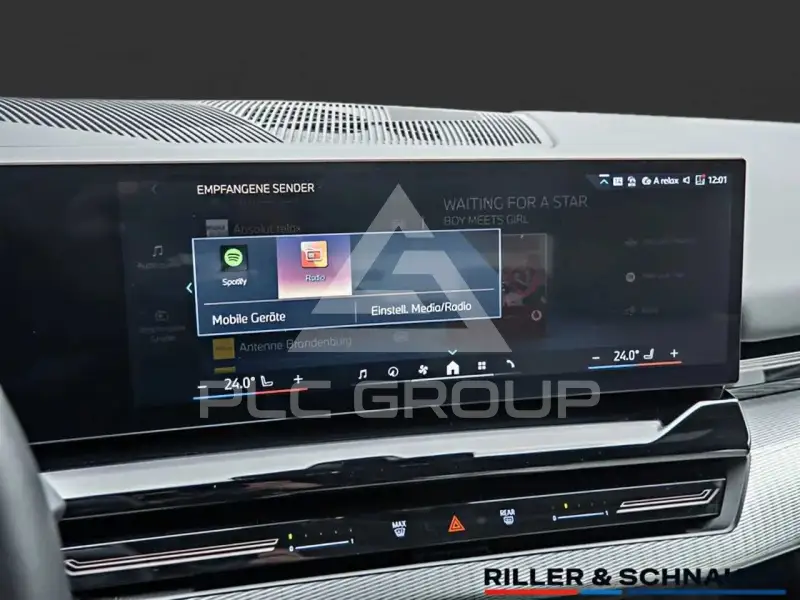 2025 BMW 523