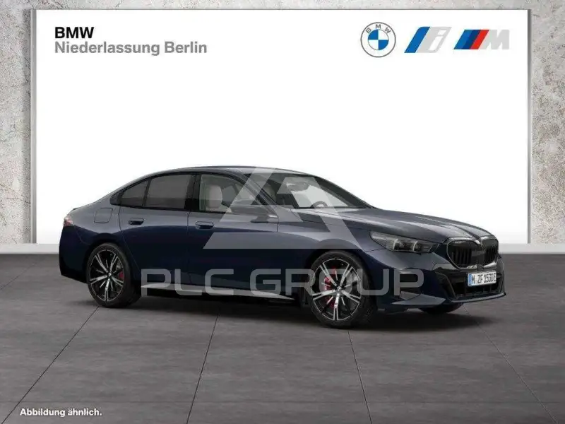 2025 BMW 523