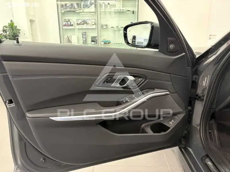 2025 BMW 330
