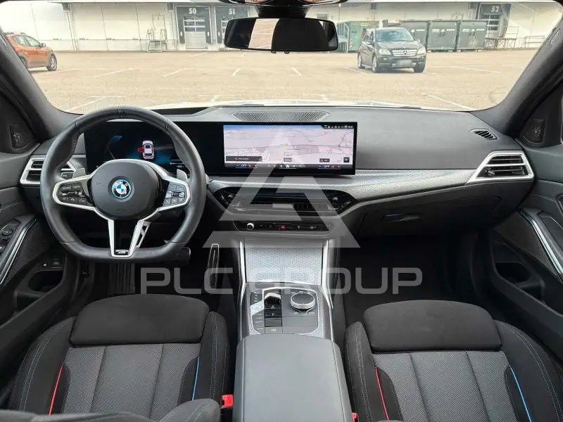 2025 BMW 330