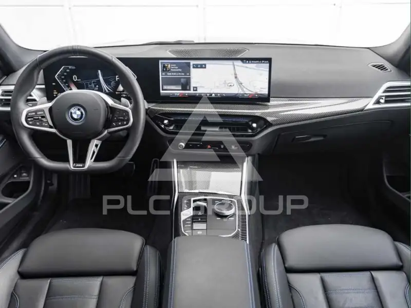 2025 BMW 330