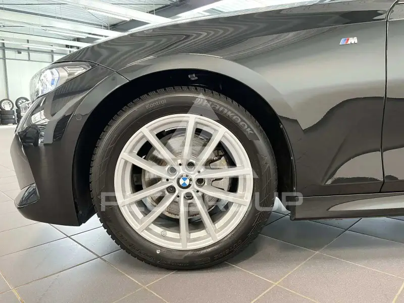 2025 BMW 330