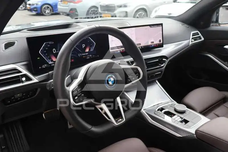 2025 BMW 330