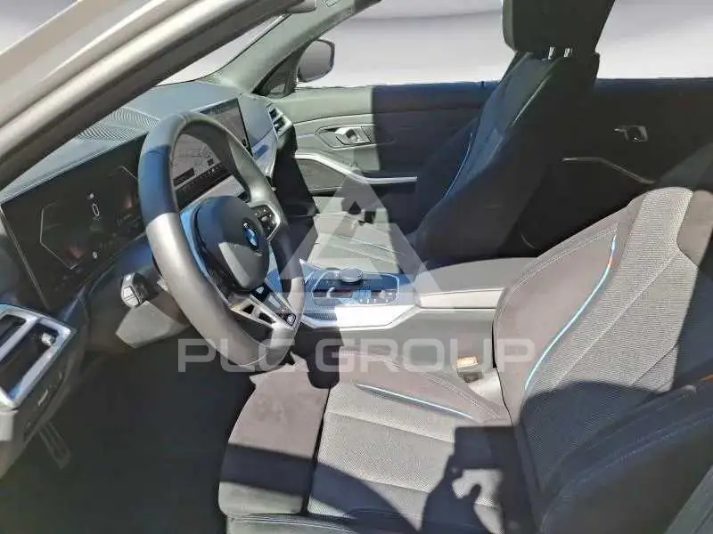 2025 BMW 330