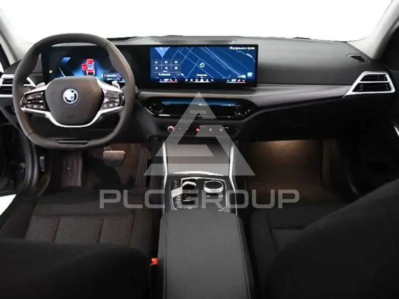 2025 BMW 330