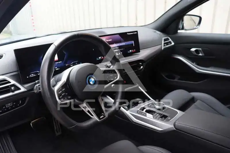 2025 BMW 330