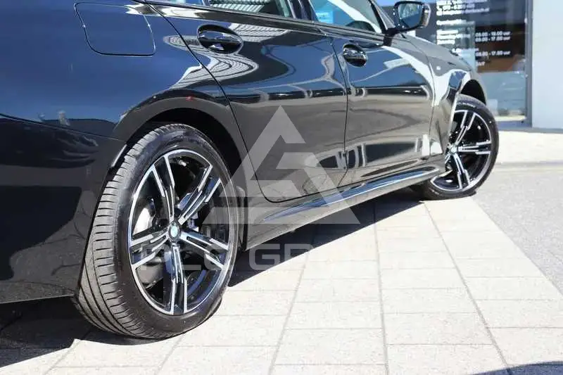 2025 BMW 330