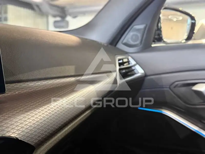 2025 BMW 330