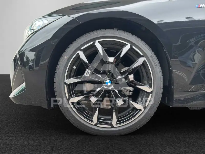 2025 BMW 330