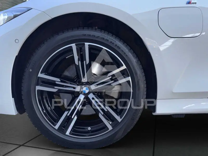 2025 BMW 330