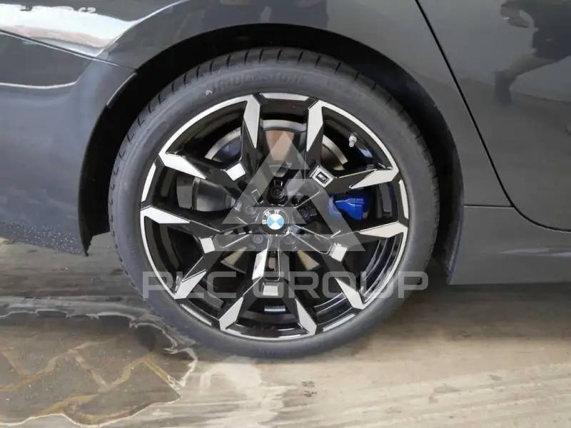 2025 BMW 330