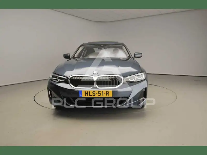2025 BMW 330