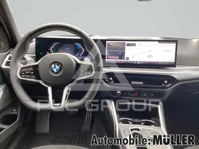2025 BMW 330