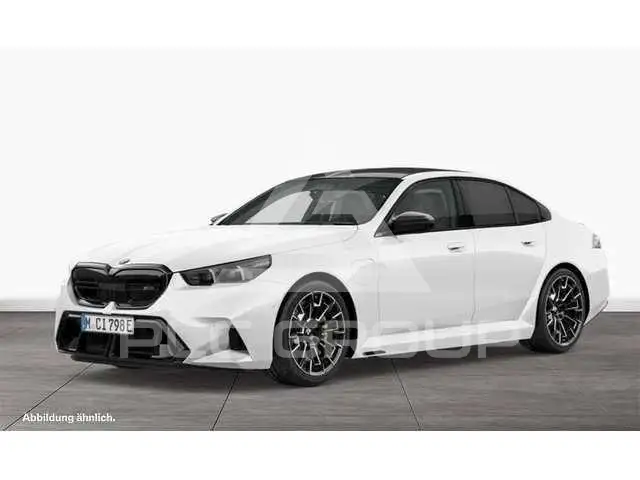2025 BMW M5