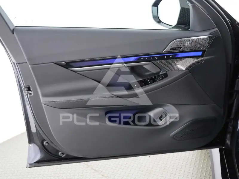 2025 BMW M5