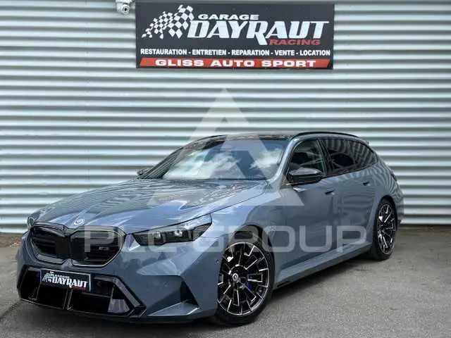 2025 BMW M5