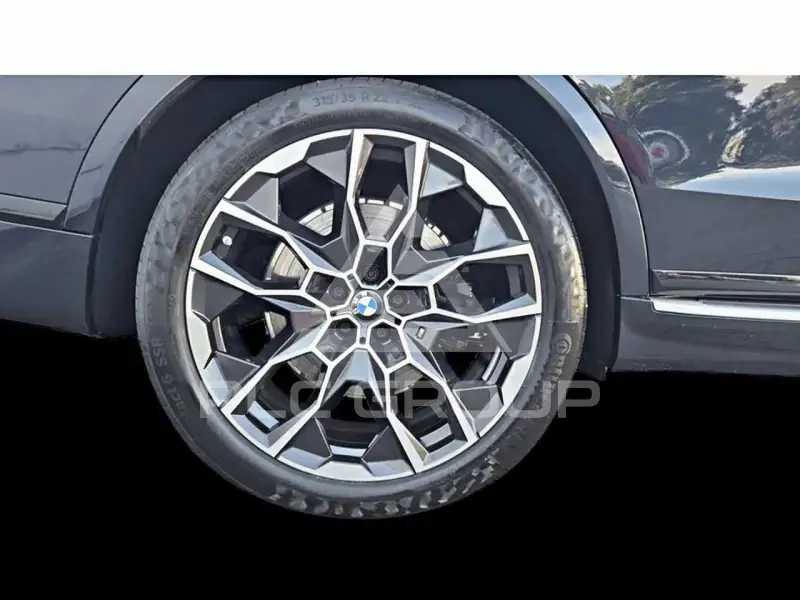 2025 BMW X7