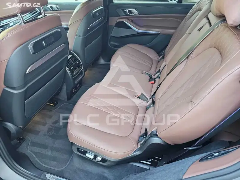 2025 BMW X7