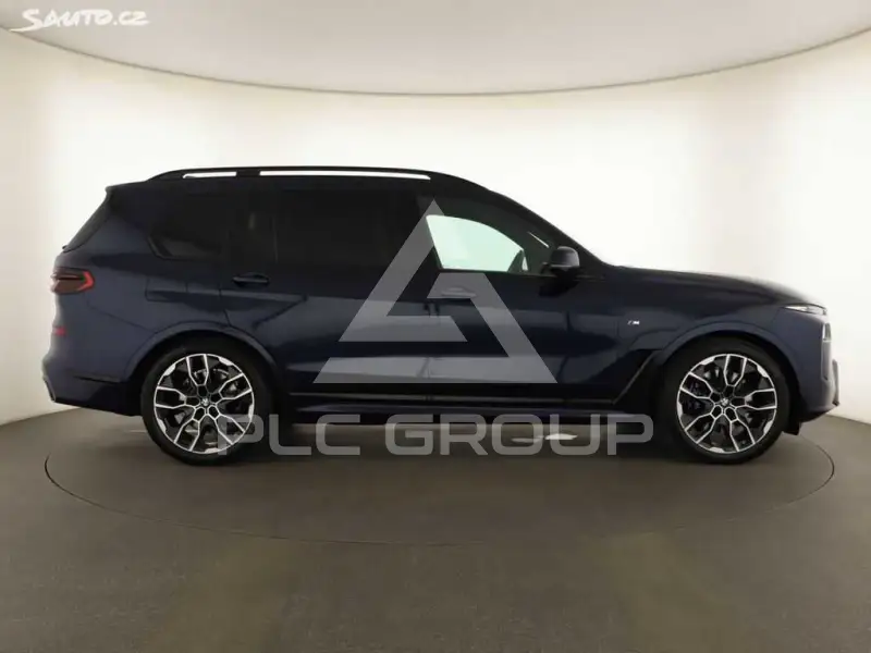 2025 BMW X7