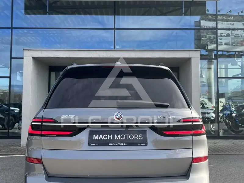 2025 BMW X7