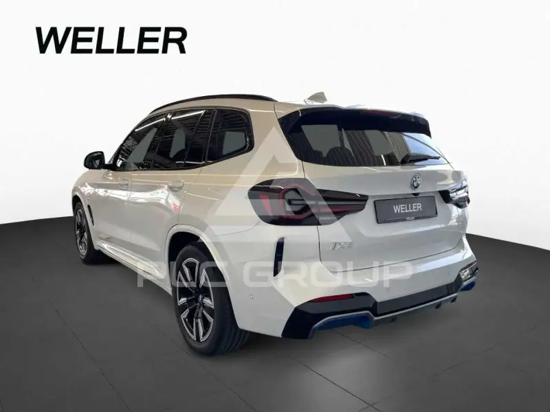 2025 BMW iX