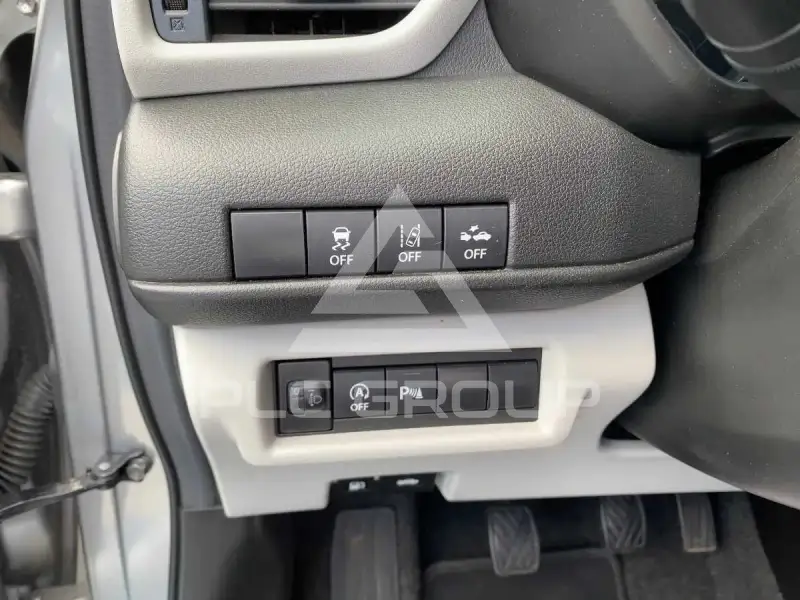2025 Suzuki SWIFT