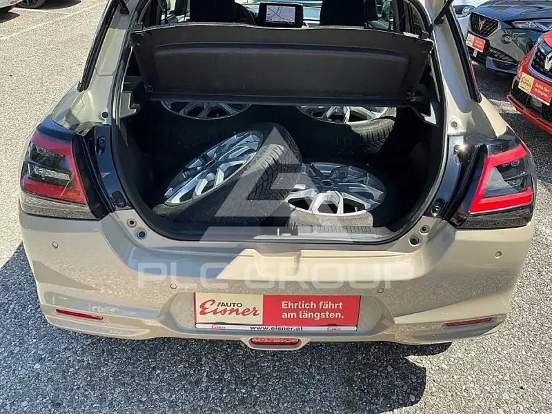 2025 Suzuki SWIFT