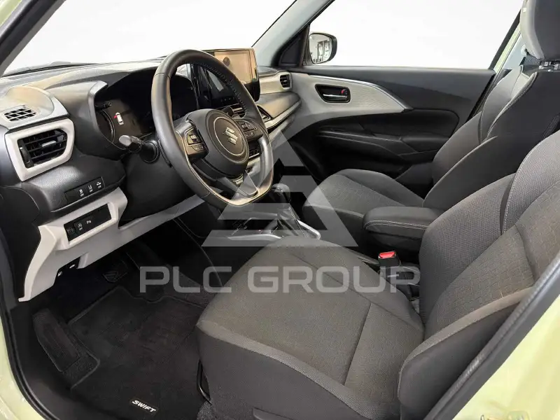 2025 Suzuki SWIFT