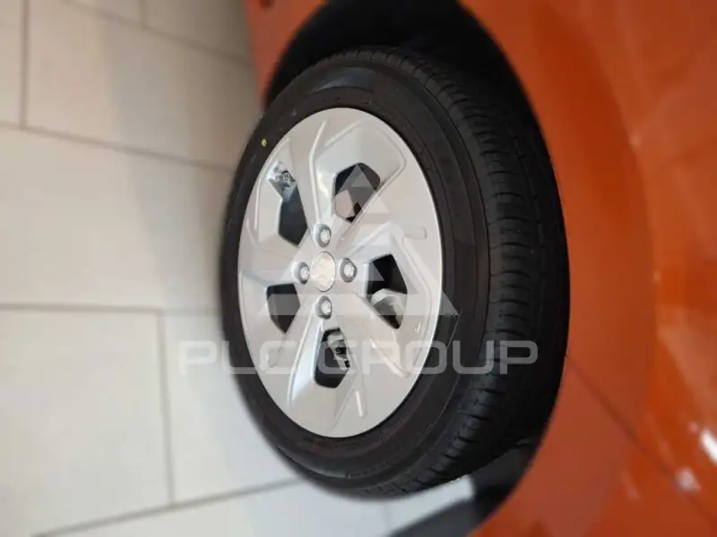 2025 Suzuki SWIFT