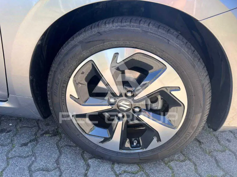 2025 Suzuki SWIFT