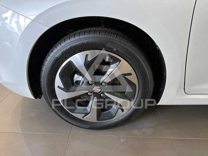 2025 Suzuki SWIFT