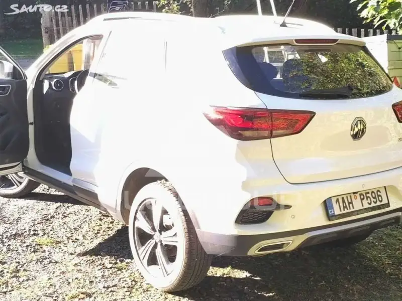 2025 MG ZS