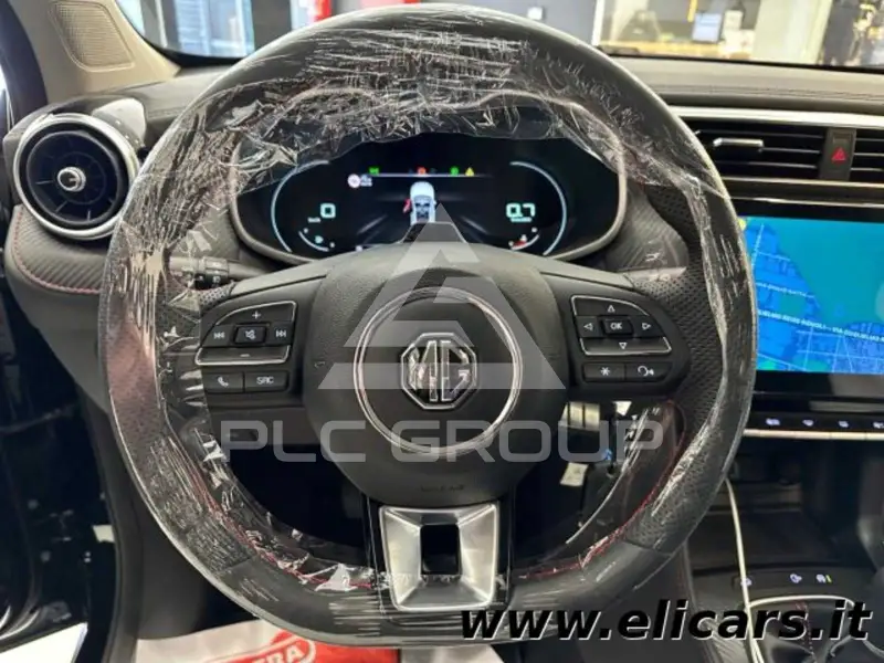 2025 MG ZS