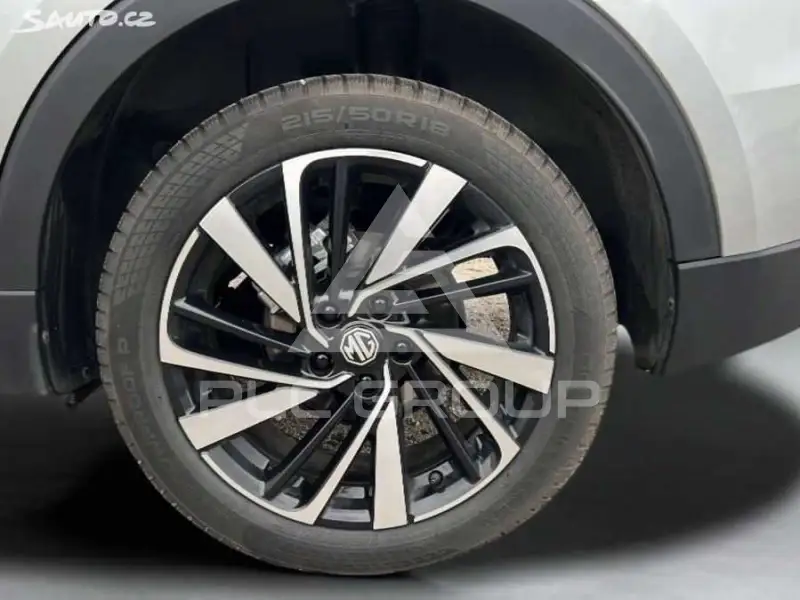 2025 MG ZS